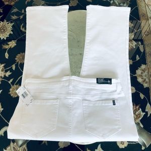 Buffalo, David Bitton, Women’s 31, Kelli,  Semi Hi Rise Kick Crop, NWT